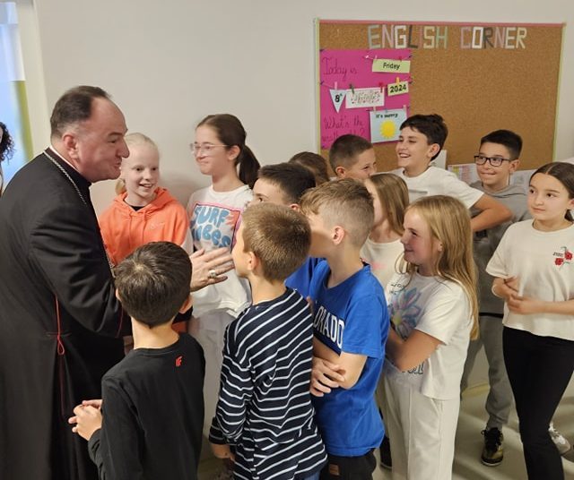 Biskup Petar Palić posjetio širokobriješke škole