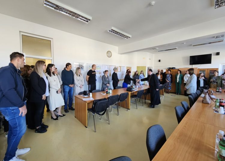 Biskup Petar Palić posjetio širokobriješke škole