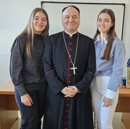 Biskup Petar Palić posjetio širokobriješke škole