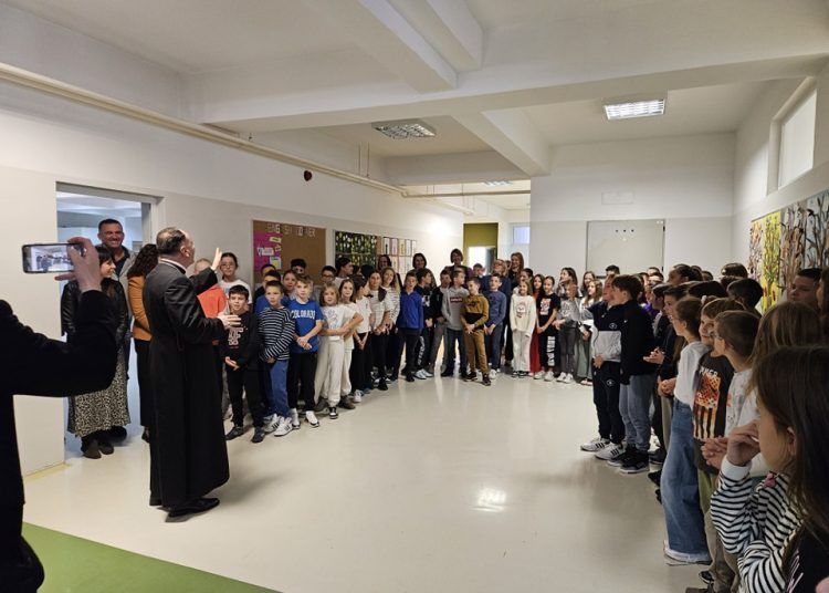 Biskup Petar Palić posjetio širokobriješke škole