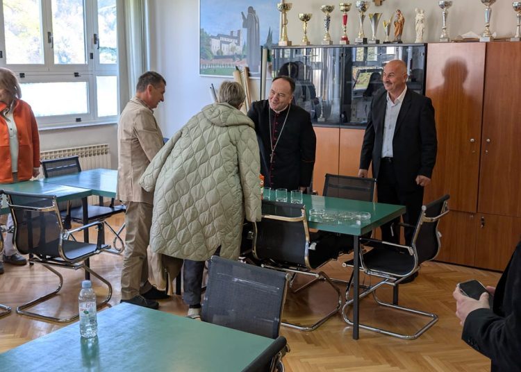 Biskup Petar Palić posjetio širokobriješke škole