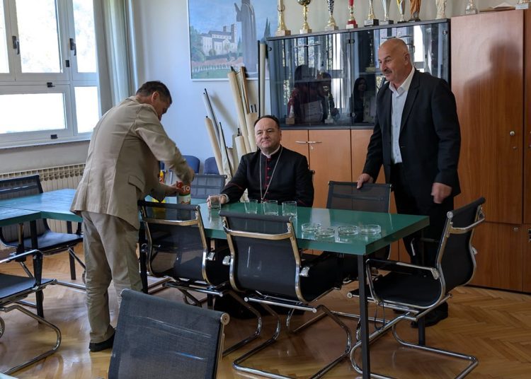 Biskup Petar Palić posjetio širokobriješke škole