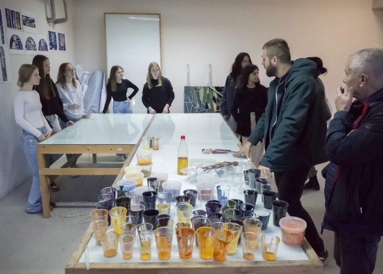 Umjetnost bez granica: Učenici iz Ploča posjetili Akademiju likovnih umjetnosti Sveučilišta u Mostaru