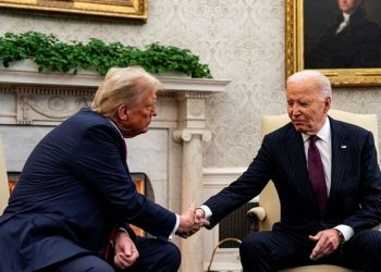 Trump stigao u Bijelu kuću. Rekao Bidenu da je politika teška
