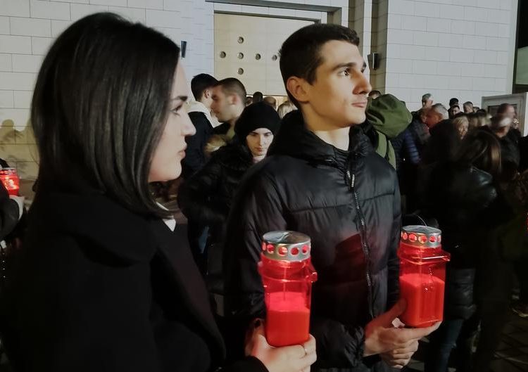 Tisuće u Mostaru pjevaju ‘Rajska djevo kraljice Hrvata’