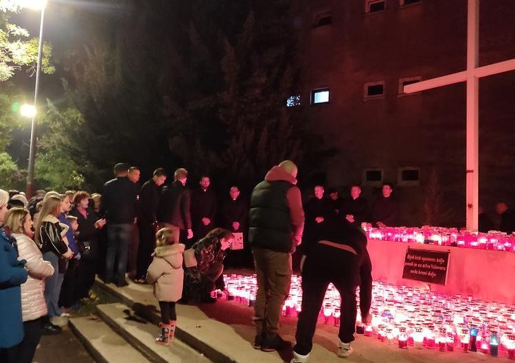 Tisuće u Mostaru pjevaju ‘Rajska djevo kraljice Hrvata’