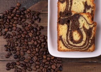 Američki coffee cake: Sočan i lagan kolač s cimetom savršen uz kavu