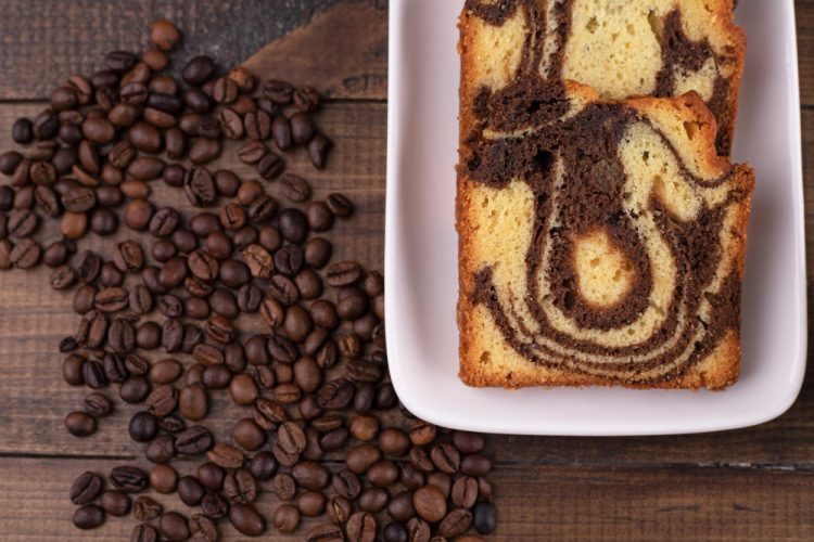 Američki coffee cake: Sočan i lagan kolač s cimetom savršen uz kavu