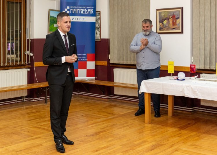 Mateu Mariću iz Viteza uručena Nagrada „Gordana Jelić“ za najboljeg volontera u BiH
