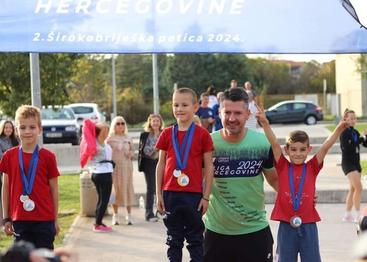 Širokobriješkoj petici prethodila je dječja utrka, pogledajte fotografije
