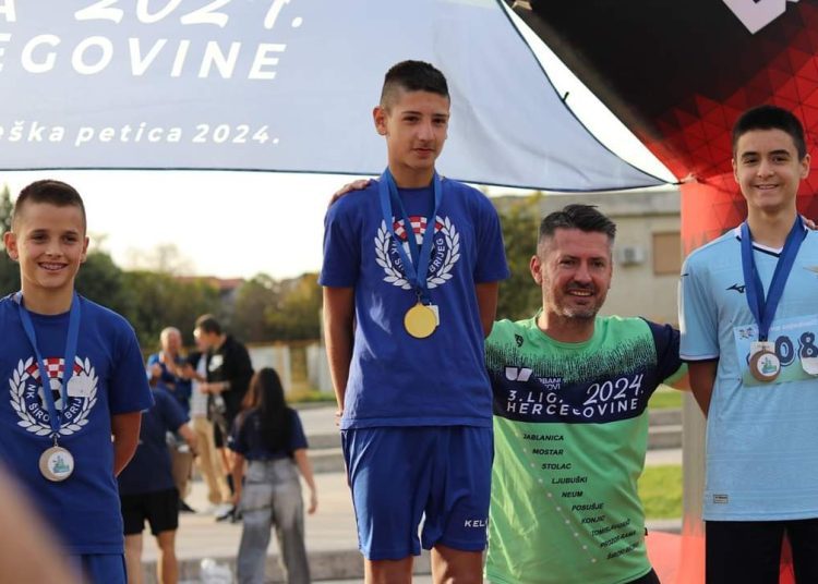 Širokobriješkoj petici prethodila je dječja utrka, pogledajte fotografije