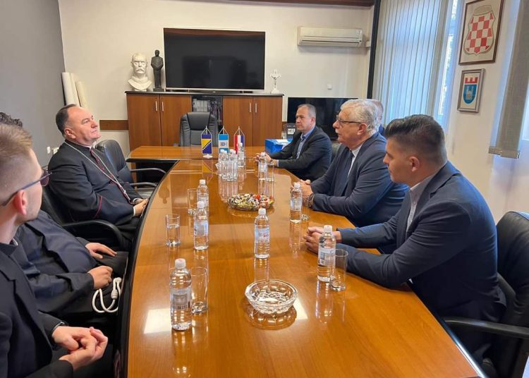 Biskup Petar Palić posjetio Grad Široki Brijeg