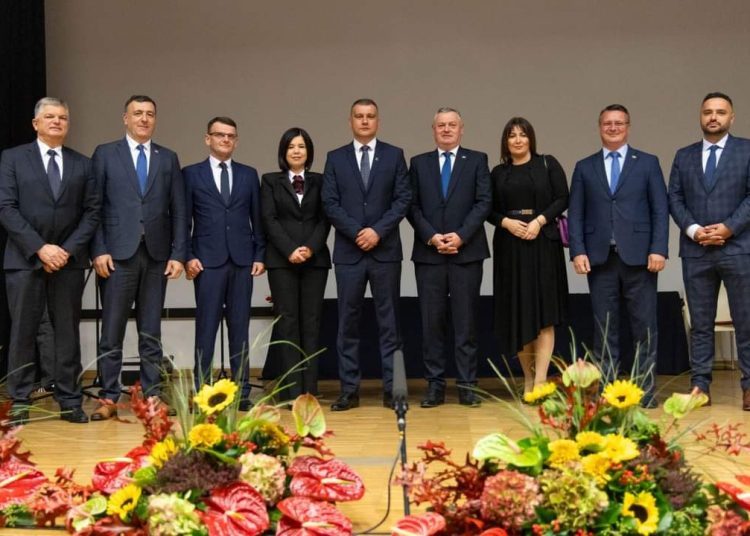 Predsjednici Vlada ŽZH, HNŽ-a i HBŽ-a nazočili Svečanoj sjednici povodom Dana Vukovarsko-srijemske županije