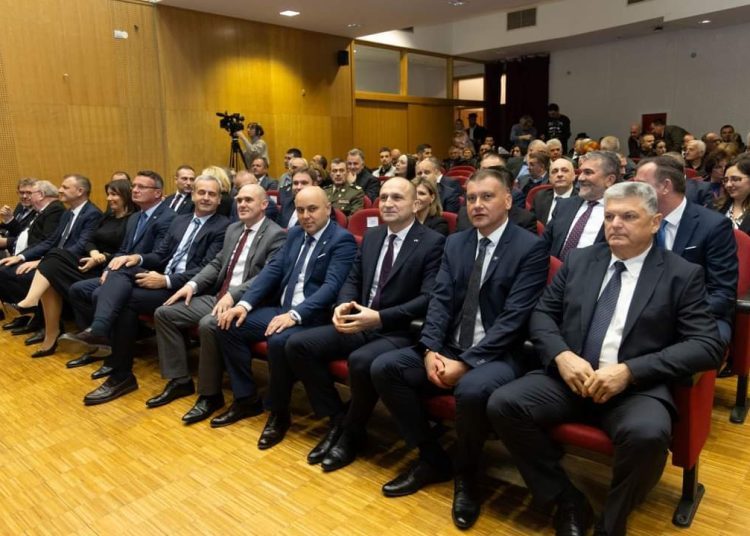 Predsjednici Vlada ŽZH, HNŽ-a i HBŽ-a nazočili Svečanoj sjednici povodom Dana Vukovarsko-srijemske županije