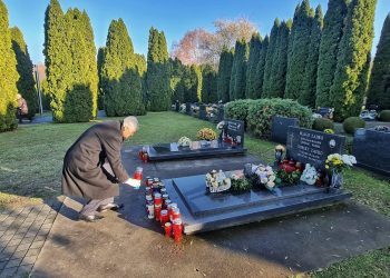 Čović odao počast žrtvama Vukovara na Memorijalnom groblju i Ovčari i heroju Blagi Zadri