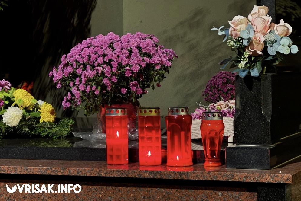 Široki Brijeg: Groblje Sajmište ukrašeno predivnim cvijećem i lampionima