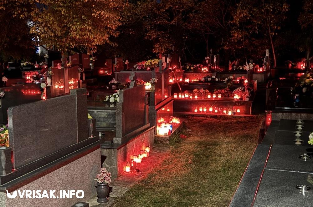 Široki Brijeg: Groblje Sajmište ukrašeno predivnim cvijećem i lampionima