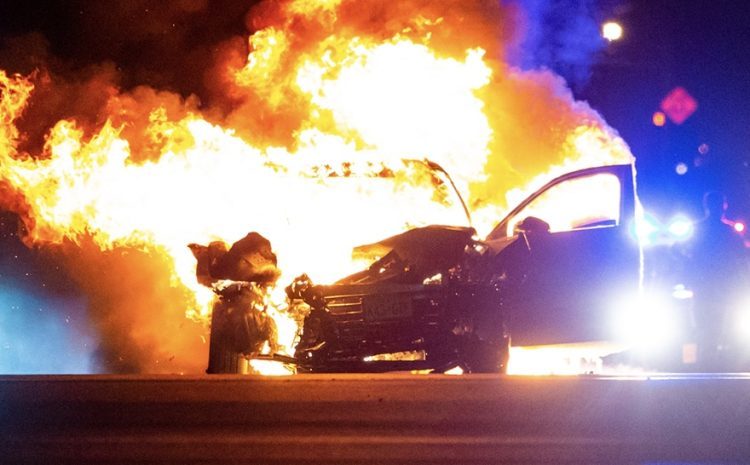 Široki Brijeg: Gorio automobil ispred obiteljske kuće u Mokrom