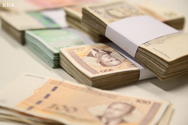 Stanovnici BiH u godini dana “sa strane” ostavili 1,42 milijarde KM