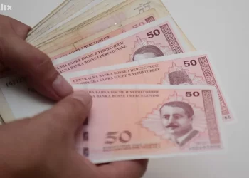 Prosječna neto plaća u rujnu u FBiH 1.369 KM