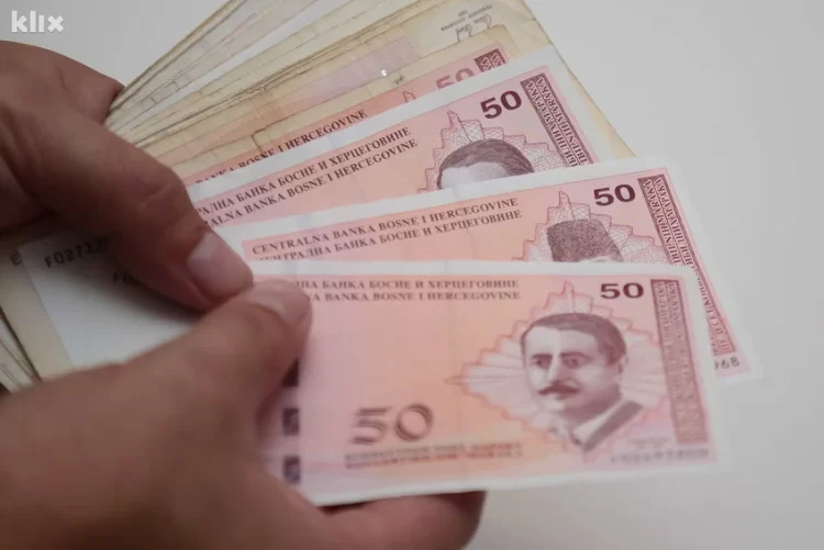 Prosječna neto plaća u rujnu u FBiH 1.369 KM