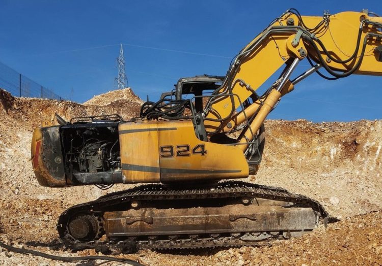 Široki Brijeg: Požar na bageru u Knešpolju