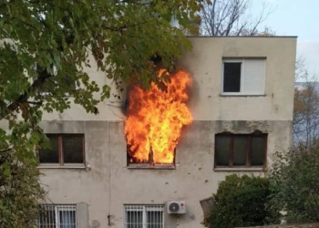 U Mostaru u požaru izgorio stan, vatra se proširila i na susjedni