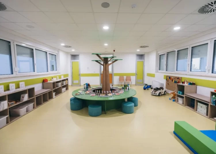 Udruga KINEZIS opremila igraonice za djecu u SKB Mostar