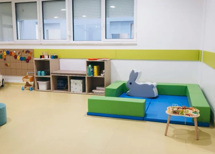 Udruga KINEZIS opremila igraonice za djecu u SKB Mostar