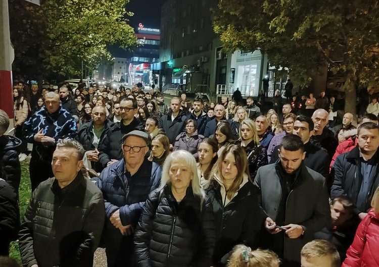 Tisuće u Mostaru pjevaju ‘Rajska djevo kraljice Hrvata’