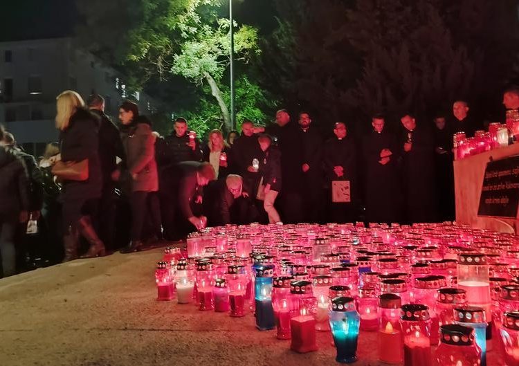 Tisuće u Mostaru pjevaju ‘Rajska djevo kraljice Hrvata’