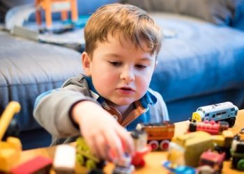 Manje je više: Znanstvenici otkrili zašto previše igračaka šteti dječjem razvoju