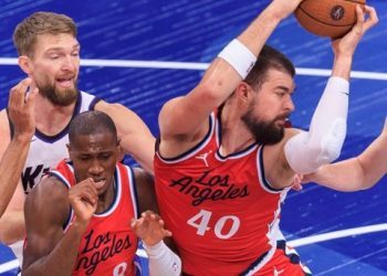 Zubac zgrabio deseti double-double sezone i izdvojio se s Jokićem na samom vrhu lige