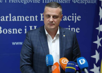 Mijatović: Od 1. siječnja nijedan poslodavac u Federaciji neće moći isplatiti manje od 1.200 KM