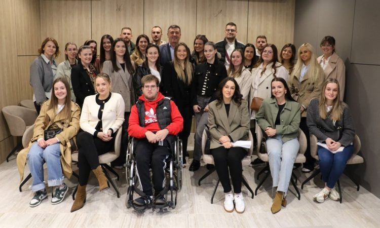 U Županiji Zapadnohercegovačkoj s radom započelo 30 vježbenika