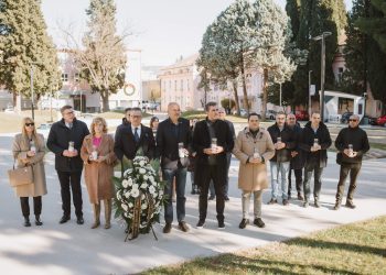 Odavanjem počasti preminulim studentima i djelatnicima Sveučilišta otpočelo obilježavanje 47. obljetnice SUM-a