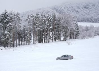 Župnik poslao dramatičan apel zbog mećave: “Nekome je svaka minuta dragocjena”