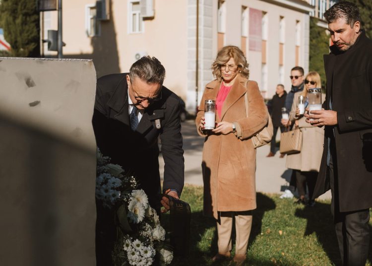 Odavanjem počasti preminulim studentima i djelatnicima Sveučilišta otpočelo obilježavanje 47. obljetnice SUM-a