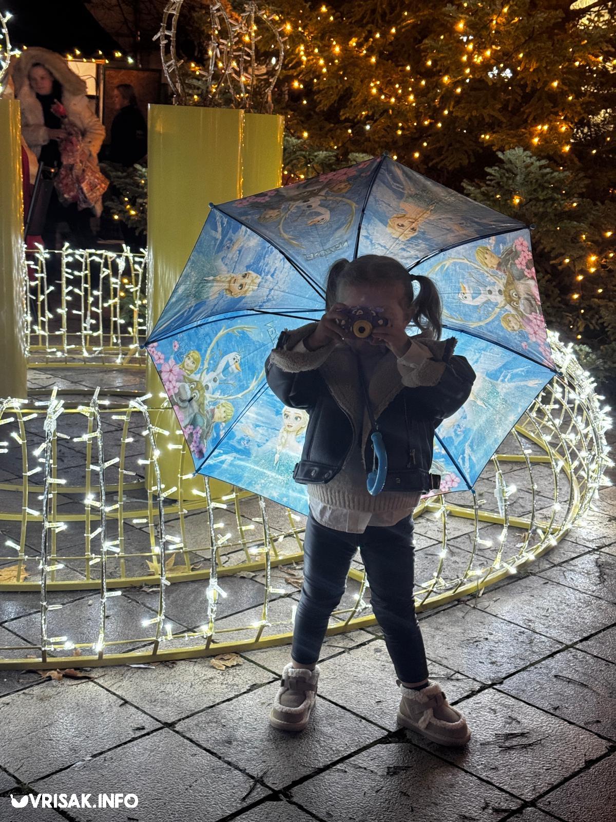 Sveti Nikola i ove godine darivao djecu u Širokom Brijegu, postavljene i jaslice