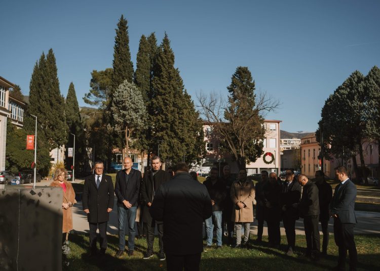 Odavanjem počasti preminulim studentima i djelatnicima Sveučilišta otpočelo obilježavanje 47. obljetnice SUM-a