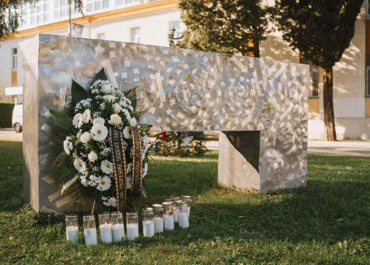 Odavanjem počasti preminulim studentima i djelatnicima Sveučilišta otpočelo obilježavanje 47. obljetnice SUM-a