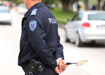 Ostavljanje prekršajnih naloga na vozilima u FBiH odlazi u povijest