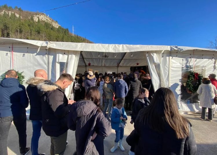 Pogledajte kako je danas bilo na Adventu u Širokom