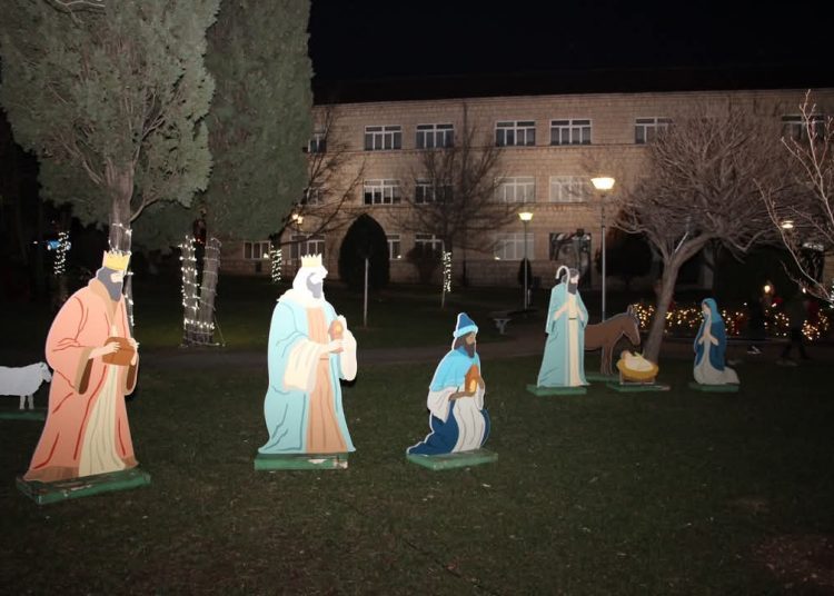 Unatoč hladnoći: Veliki broj posjetitelja na “Božiću u Posušju”