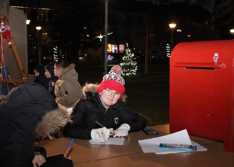 Unatoč hladnoći: Veliki broj posjetitelja na “Božiću u Posušju”