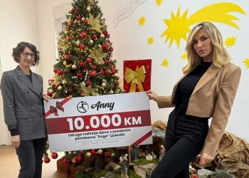 Fitness trenerica Anny Chanel poklonom uljepšala blagdane osobama s teškoćama u razvoju