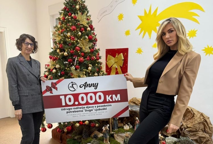 Fitness trenerica Anny Chanel poklonom uljepšala blagdane osobama s teškoćama u razvoju