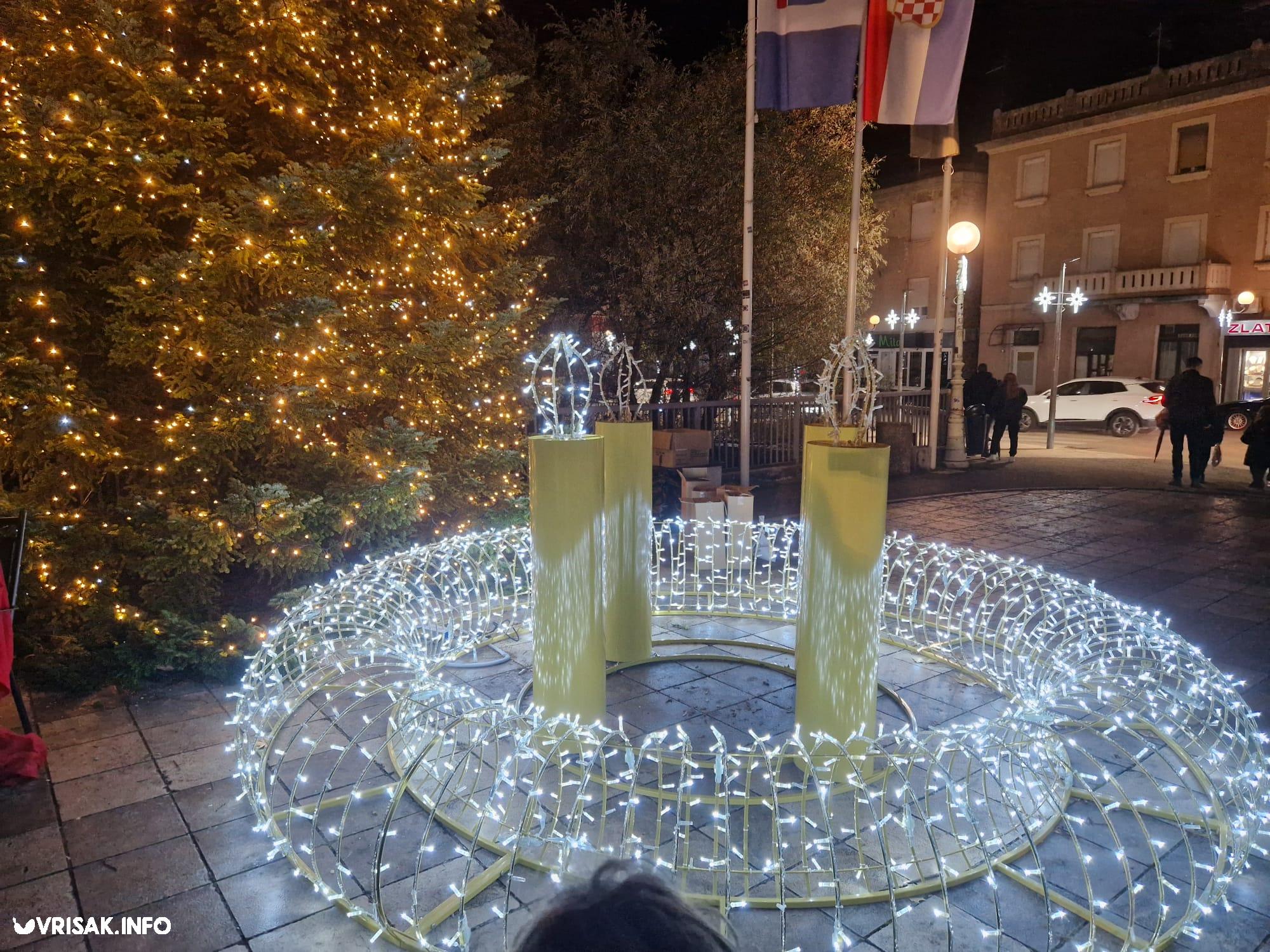 Sveti Nikola i ove godine darivao djecu u Širokom Brijegu, postavljene i jaslice
