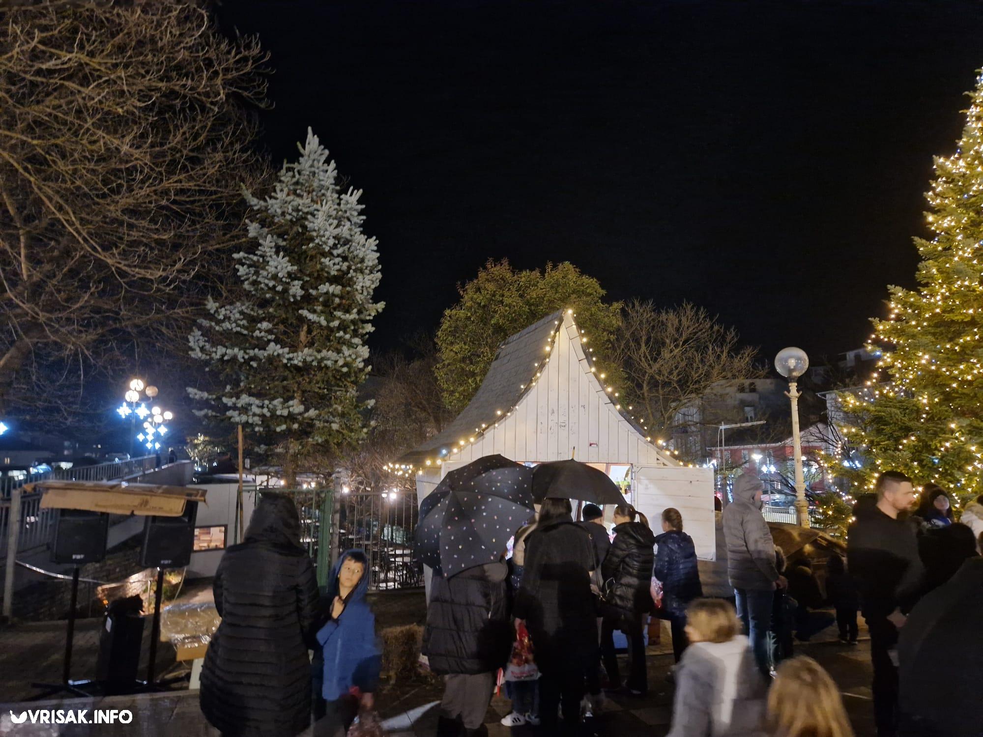 Sveti Nikola i ove godine darivao djecu u Širokom Brijegu, postavljene i jaslice