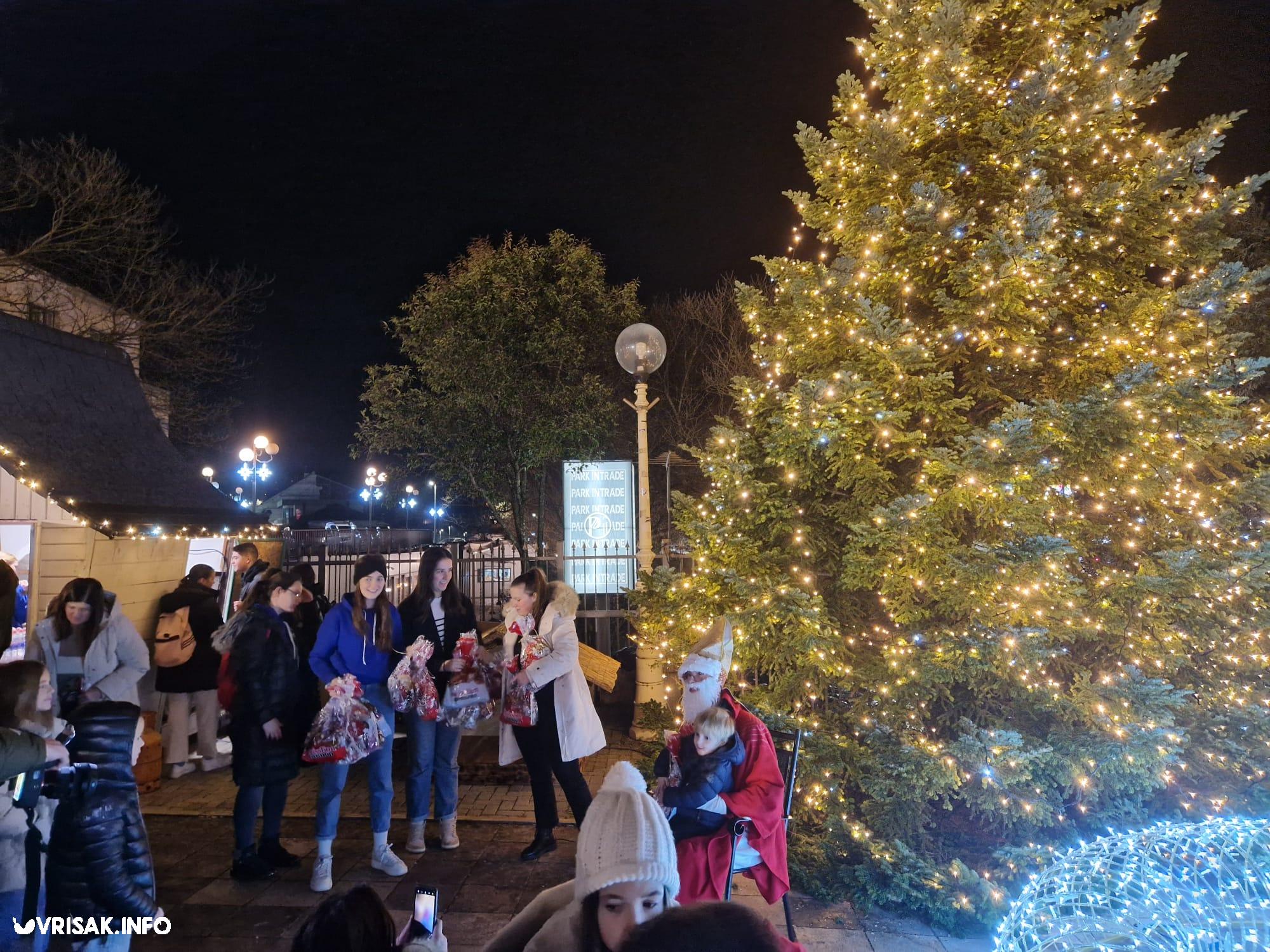 Sveti Nikola i ove godine darivao djecu u Širokom Brijegu, postavljene i jaslice